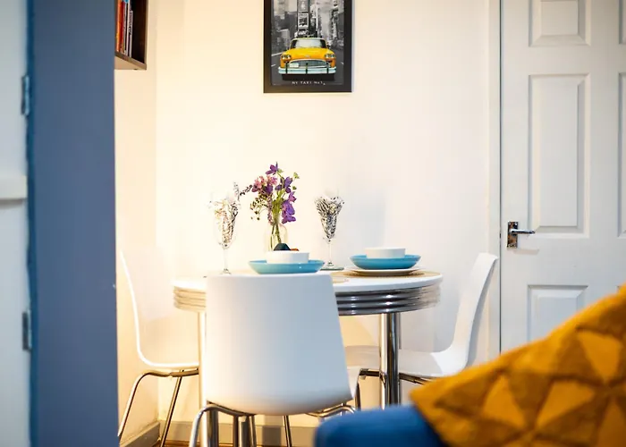 Exclusive Apartment - Close To Centre, Contactless Entry, Free Parking, Wifi & Netflix