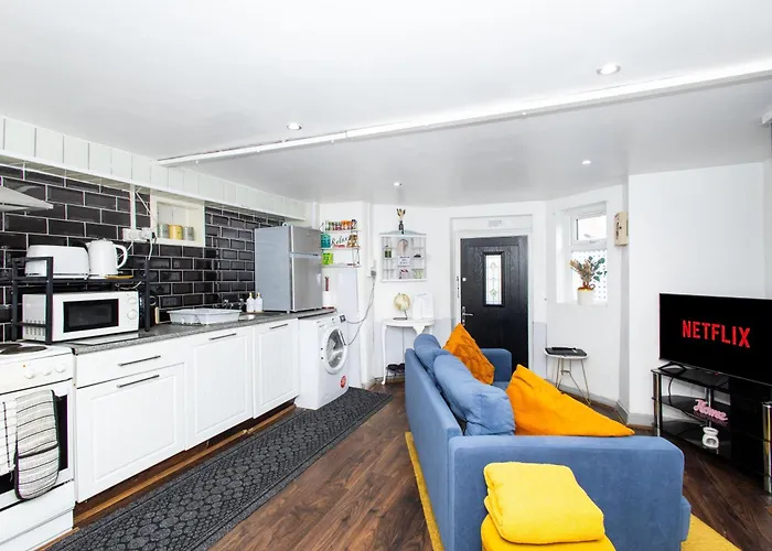 Exclusive Apartment - Close To Centre, Contactless Entry, Free Parking, Wifi & Netflix