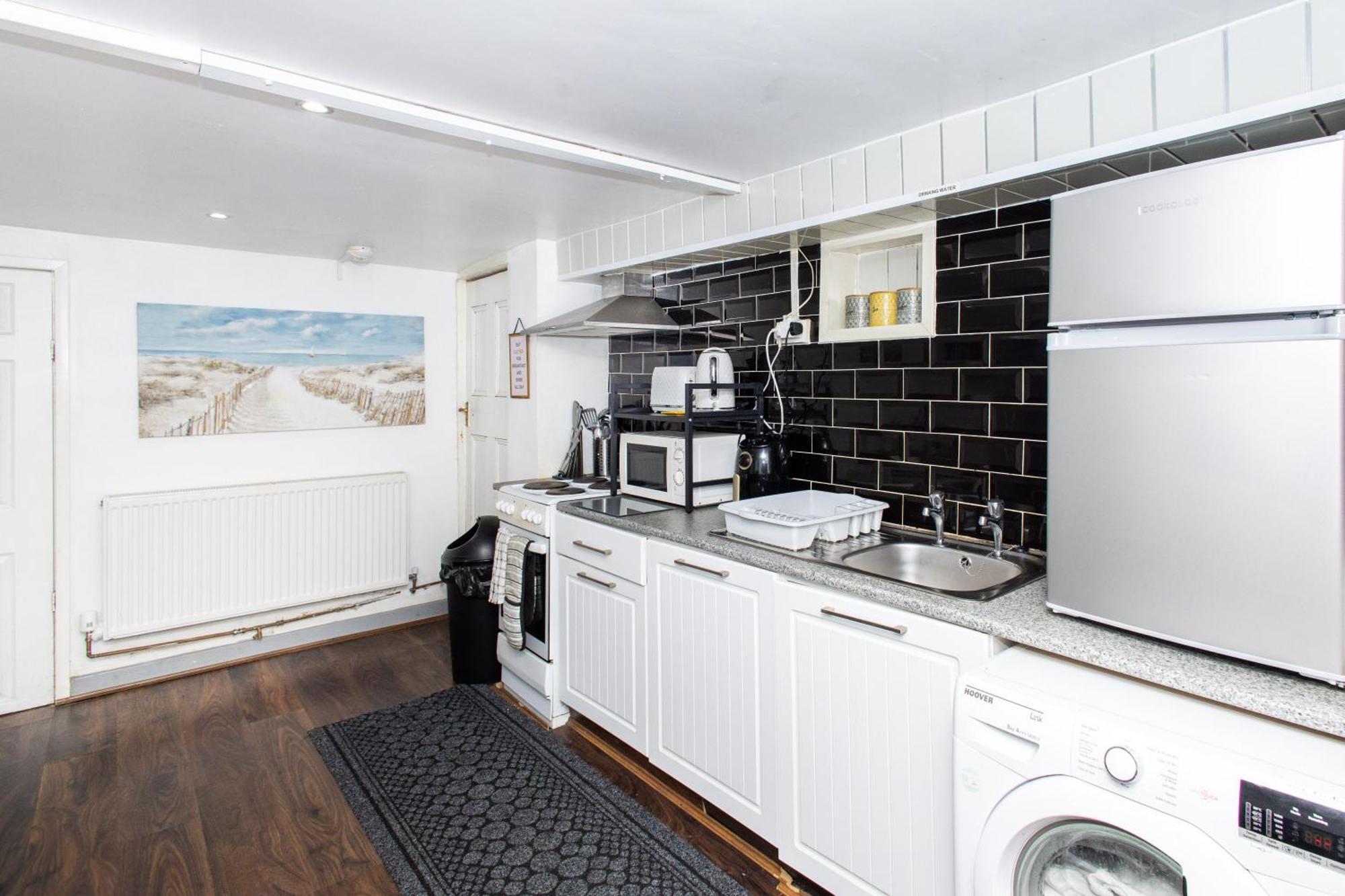 Exclusive - Close To Centre, Contactless Entry, Free Parking, Wifi & Netflix *