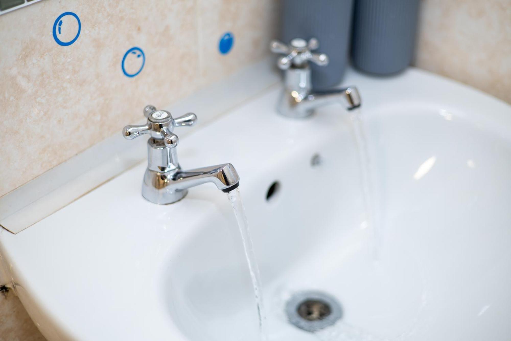 Exclusive - Close To Centre, Contactless Entry, Free Parking, Wifi & Netflix Appartement *