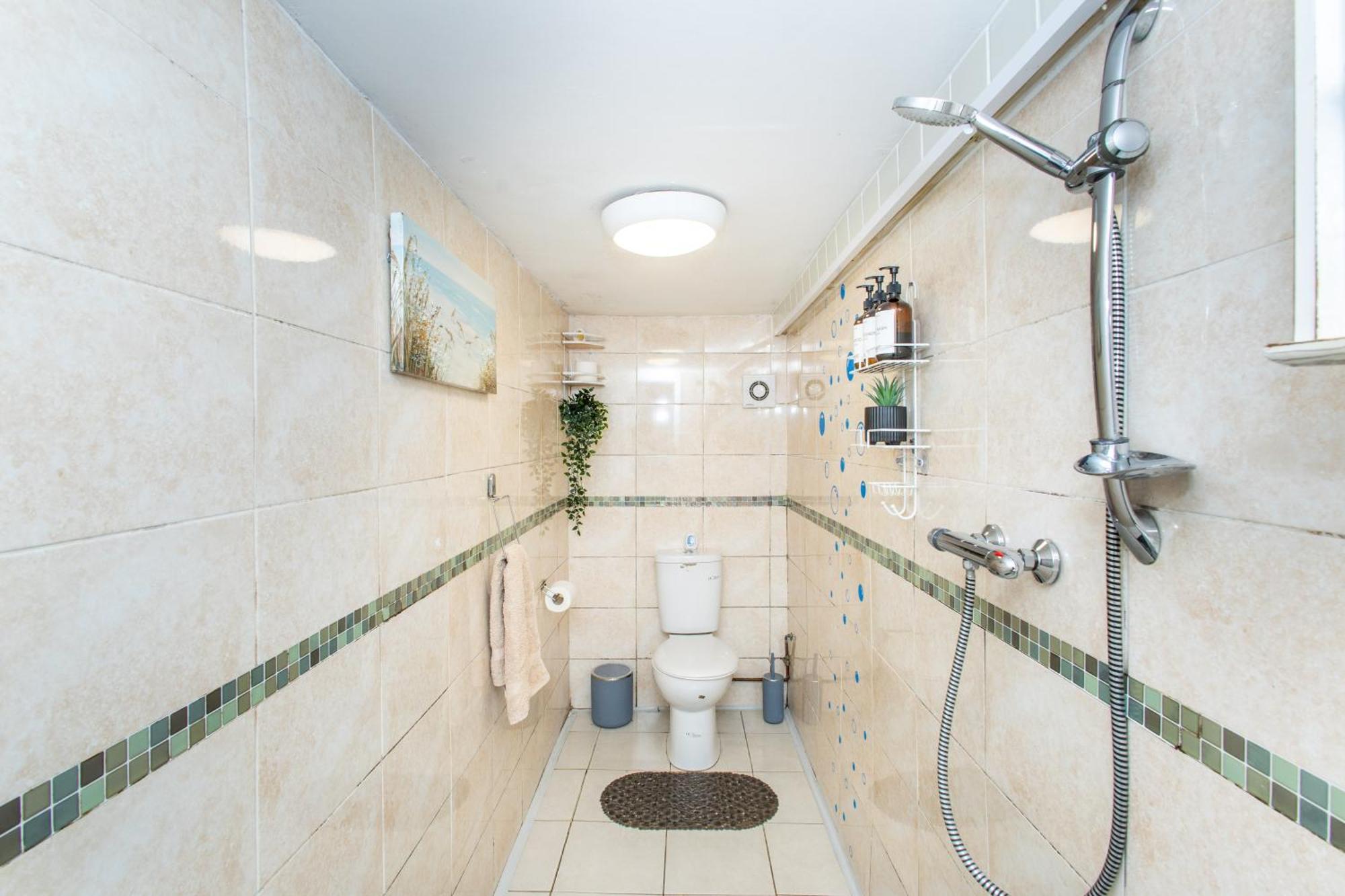 Appartement Exclusive - Close To Centre, Contactless Entry, Free Parking, Wifi & Netflix *